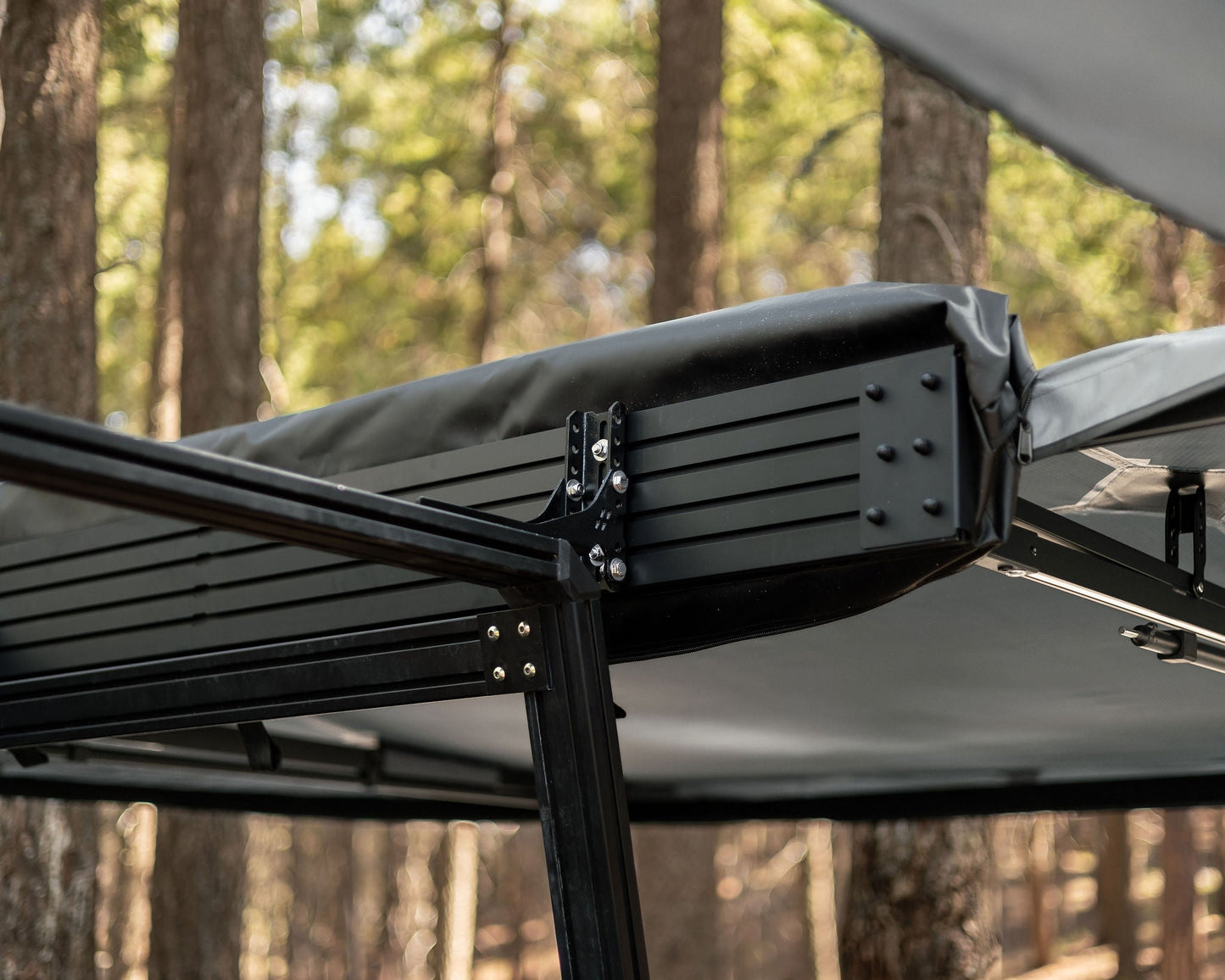 Taruca Rogue 180 Dual + R-Filler Awning