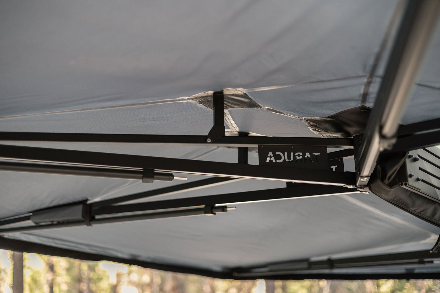 Taruca Rogue 270+ XC Awning LHS