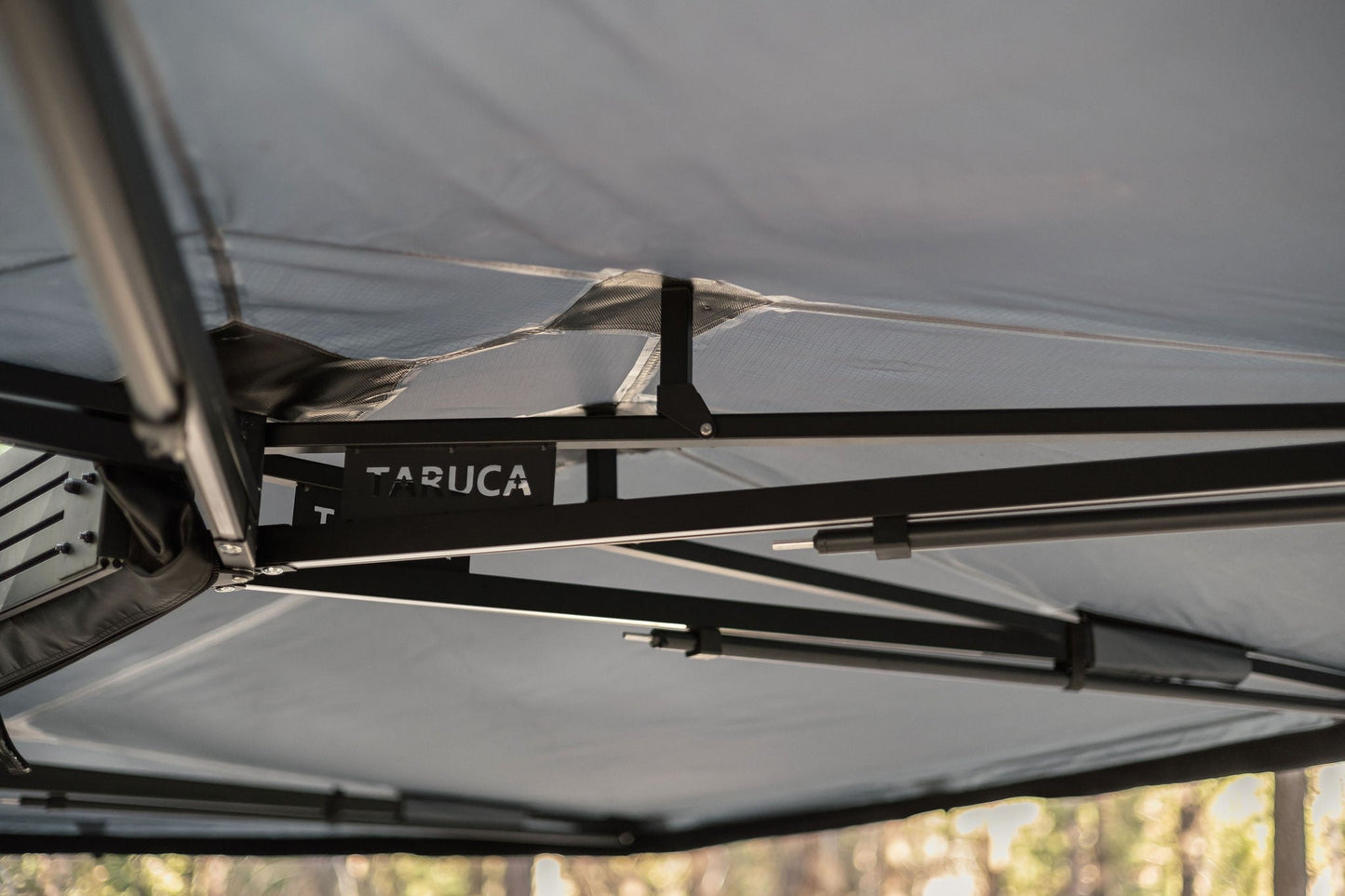 Taruca Rogue 270+ XC D-Access Awning RHS